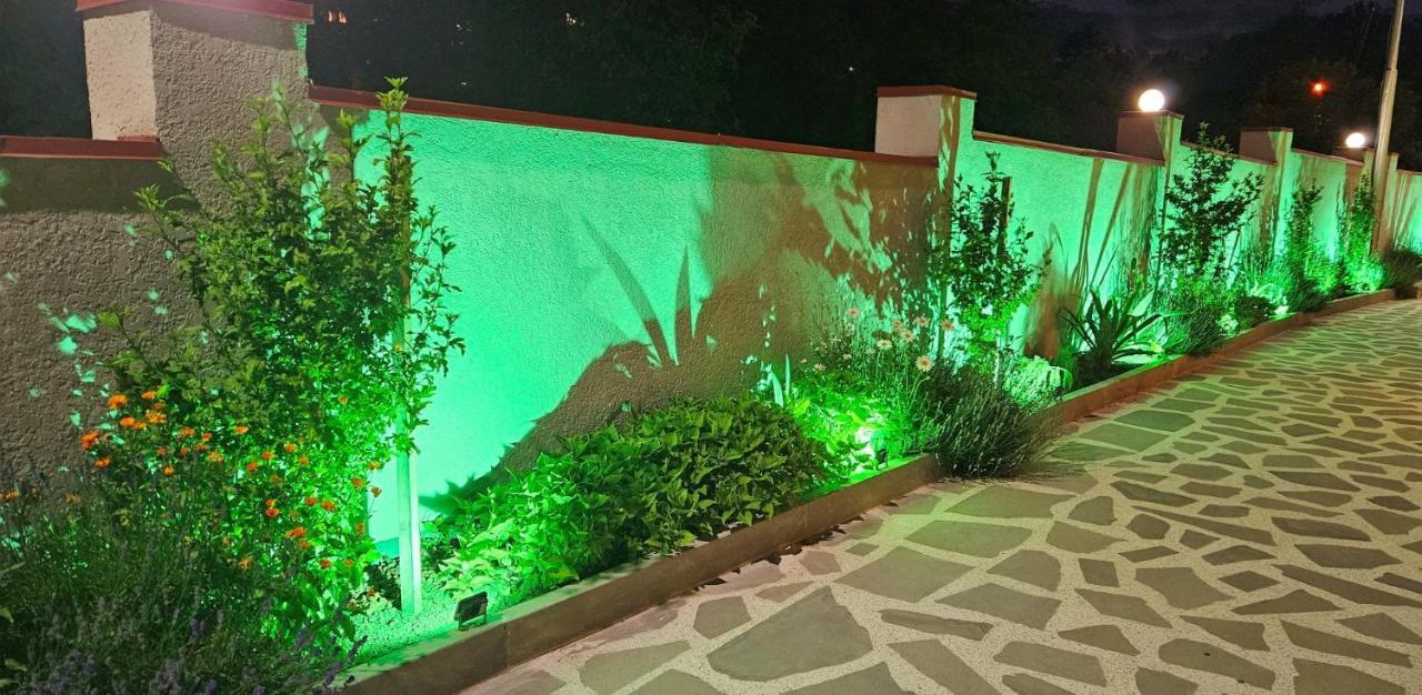 Sierra Hotel Тбилиси Екстериор снимка