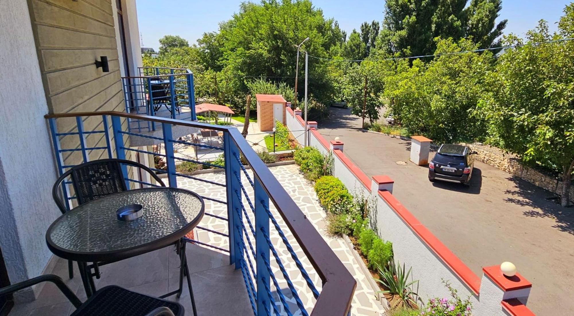 Sierra Hotel Тбилиси Екстериор снимка
