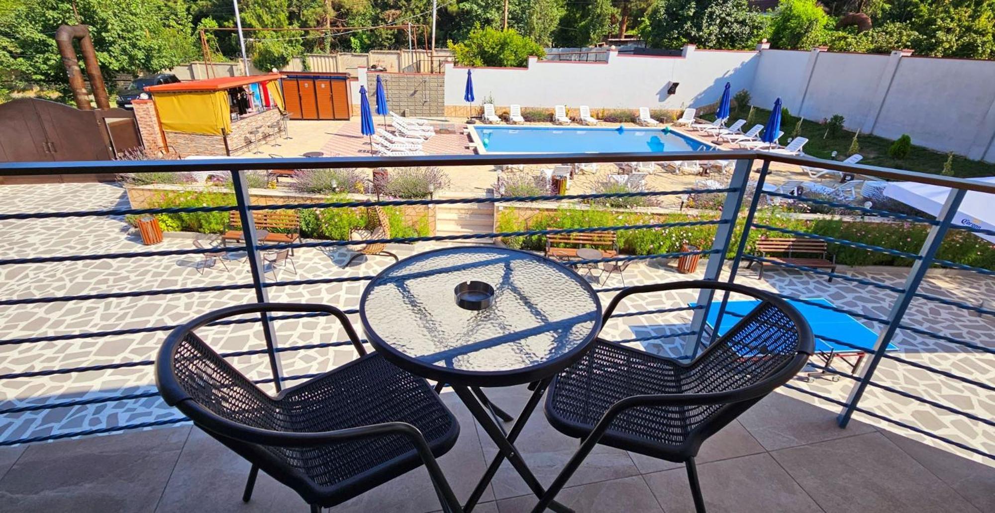 Sierra Hotel Тбилиси Екстериор снимка