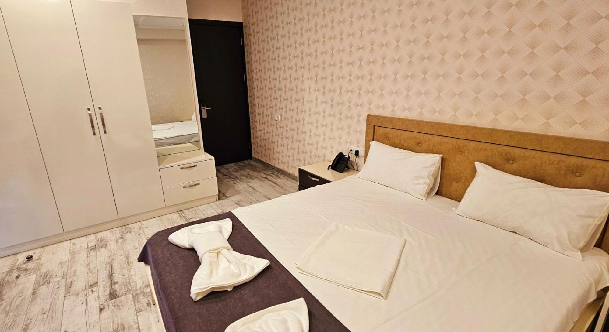 Sierra Hotel Тбилиси Екстериор снимка