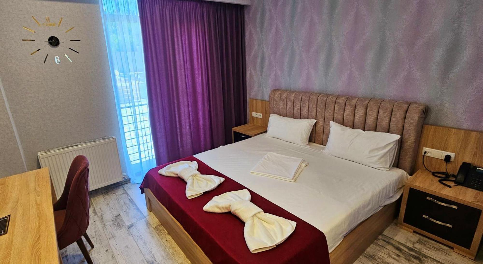 Sierra Hotel Тбилиси Екстериор снимка